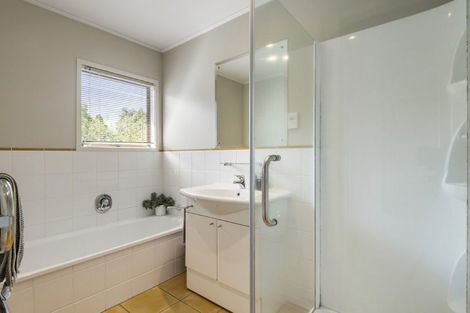 Photo of property in 6 George Laurenson Lane, Mount Roskill, Auckland, 1041
