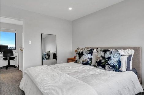 Photo of property in 5/86 Fred Taylor Drive, Westgate, Auckland, 0814