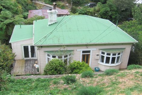 Photo of property in 38 Northland Road, Northland, Wellington, 6012