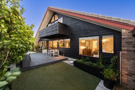 Photo of property in 2/59 Dalwhinnie Parade, Highland Park, Auckland, 2010