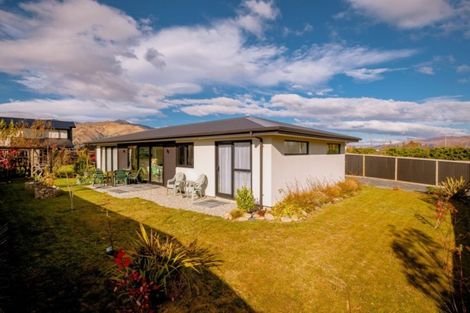 Photo of property in 6 Hewson Crescent, Lake Hawea, Wanaka, 9382