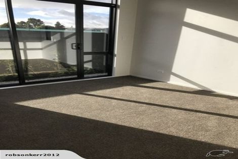 Photo of property in 15 Lieutenant Lane, Papakura, 2110