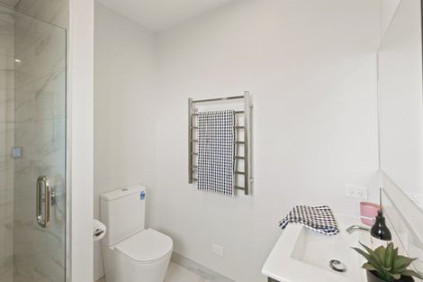 Photo of property in 10 Oak Place, Levin, 5510