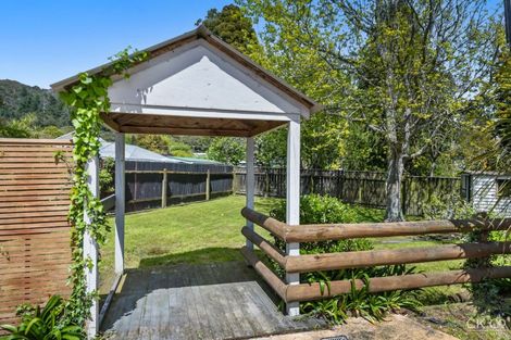 Photo of property in 76 Horoeka Street, Stokes Valley, Lower Hutt, 5019