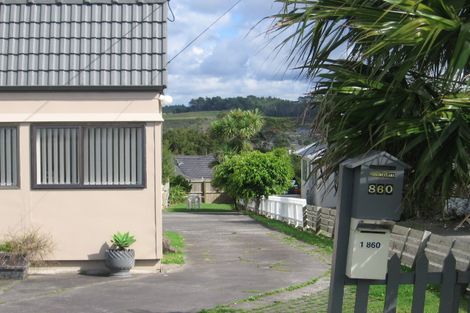 Photo of property in 1/860 East Coast Road, Northcross, Auckland, 0630