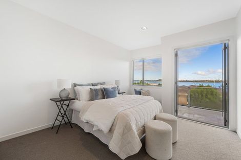 Photo of property in 5a Bucklands Beach Road, Bucklands Beach, Auckland, 2012