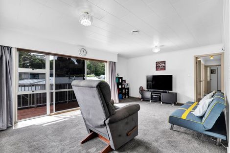 Photo of property in 5 Ambury Place, Merrilands, New Plymouth, 4312