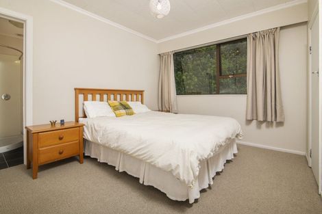 Photo of property in 87 Milton Terrace, Picton, 7220