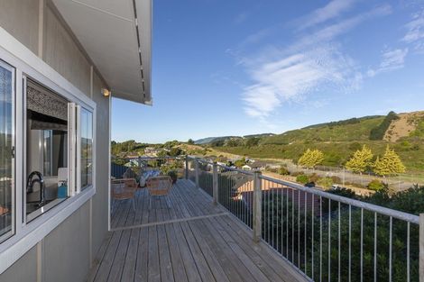 Photo of property in 7 Charlotte Way, Raumati South, Paraparaumu, 5032