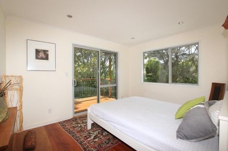 Photo of property in 23b West Lynn Road, Titirangi, Auckland, 0604