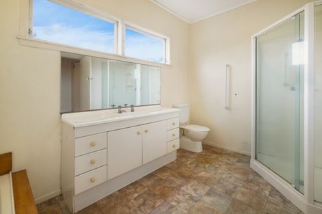 Photo of property in 13 Huia Road, Point Chevalier, Auckland, 1022