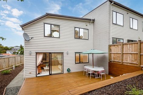 Photo of property in 7d Kerria Place, Sunnynook, Auckland, 0620