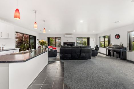 Photo of property in 31 Hamon Place, Pukehangi, Rotorua, 3015