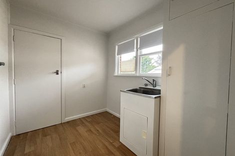 Photo of property in 207 Memorial Avenue, Burnside, Christchurch, 8053