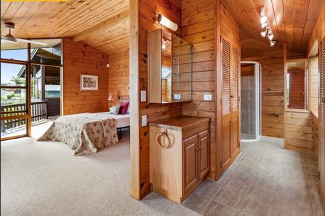 Photo of property in 19 Kowhai Road, Mairangi Bay, Auckland, 0630