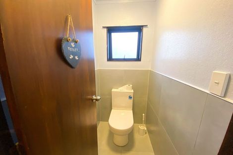 Photo of property in 18 Woodhouse Place, West Harbour, Auckland, 0618