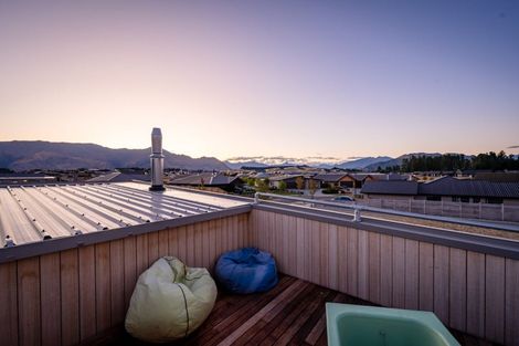 Photo of property in 6 Pounamu Avenue, Albert Town, Wanaka, 9305