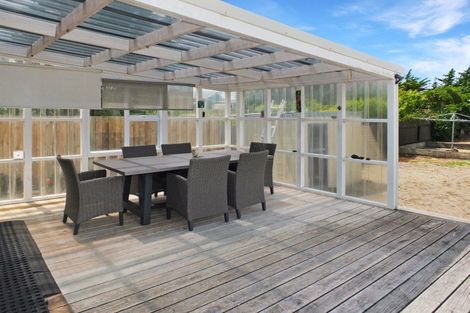 Photo of property in 35 Nash Parade, Foxton Beach, Foxton, 4815