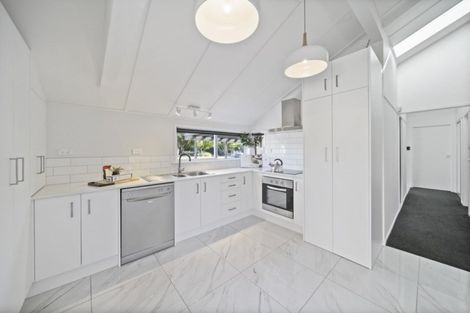 Photo of property in 1/195 Fisher Parade, Farm Cove, Auckland, 2012