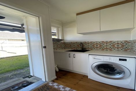Photo of property in 8 Pandora Place, Pakuranga, Auckland, 2010
