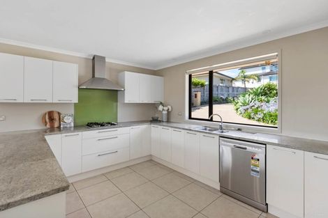 Photo of property in 3 Ohau Court, Fairview Heights, Auckland, 0632