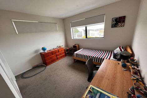 Photo of property in 8 Celestial Crescent, Orewa, 0931