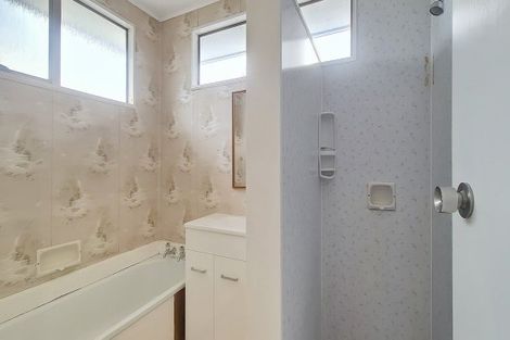 Photo of property in 24 Oaklea Avenue, Marton, 4710