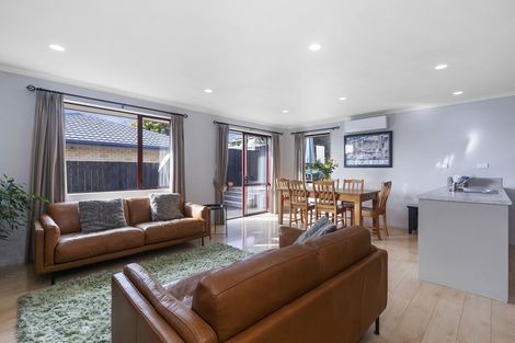 Photo of property in 57 Nimstedt Avenue, Oteha, Auckland, 0632