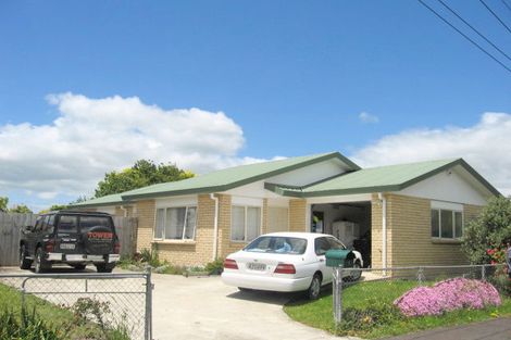 Photo of property in 2 Edinburgh Avenue, Rosehill, Papakura, 2113