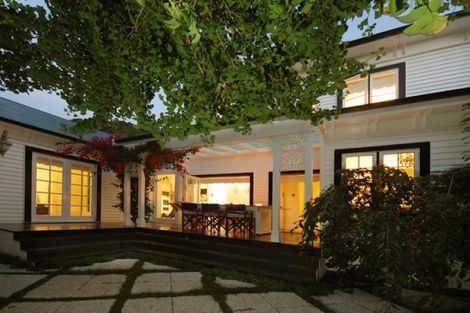 Photo of property in 18 Nikau Street, Eastbourne, Lower Hutt, 5013