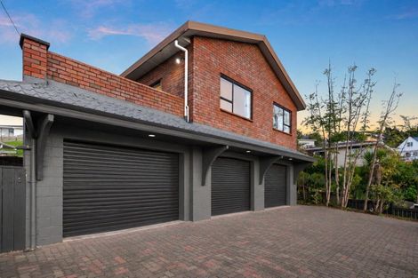 Photo of property in 9 Pohutukawa Avenue, Red Beach, 0932