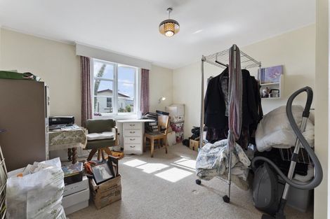 Photo of property in 19 Graves Street, Eltham, 4322