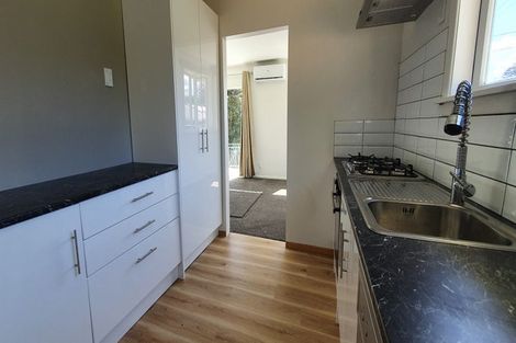 Photo of property in 82 Dundale Avenue, Blockhouse Bay, Auckland, 0600