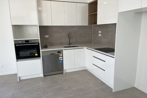 Photo of property in 10/535 Swanson Road, Ranui, Auckland, 0612