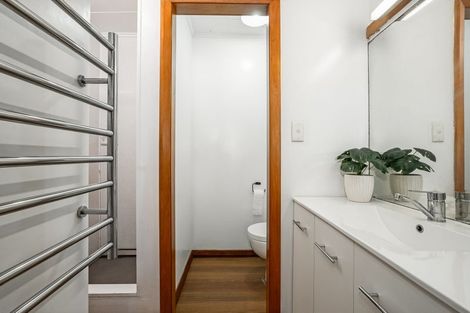 Photo of property in 102 Paremata Road, Paremata, Porirua, 5024