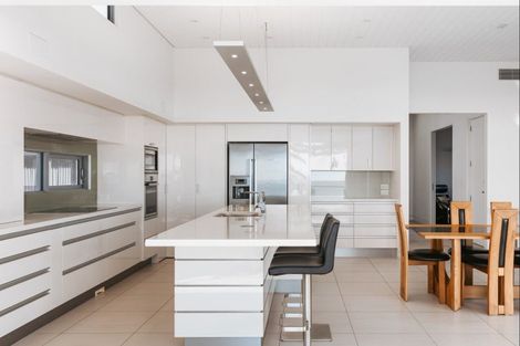 Photo of property in 81 Marine Parade, Mount Maunganui, 3116