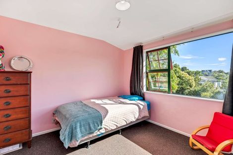 Photo of property in 5 Rangitira Avenue, Palmerston North, 4414