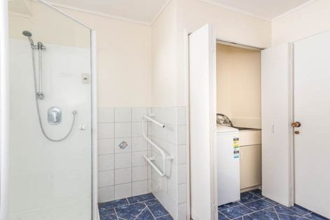 Photo of property in 2/52 Waitaki Street, Henderson, Auckland, 0612