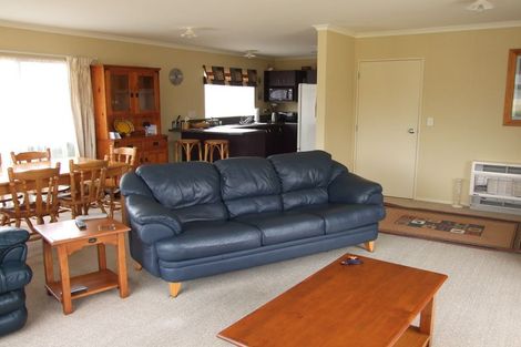 Photo of property in 8 Tiraumea Street, Palmerston North, 4410