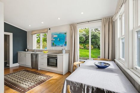 Photo of property in 32 Eden Street, Island Bay, Wellington, 6023