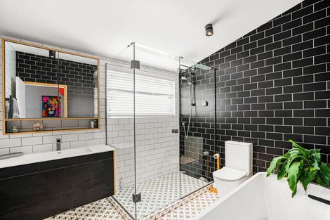 Photo of property in 6 Soudley Court, Jacks Point, Queenstown, 9371