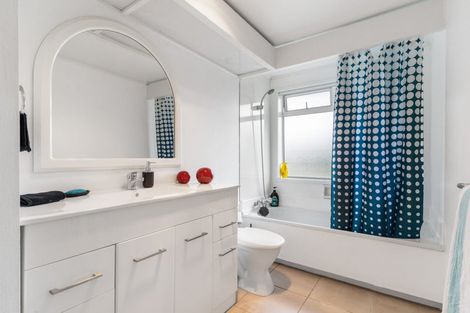 Photo of property in 81a Centreway Road, Orewa, 0931