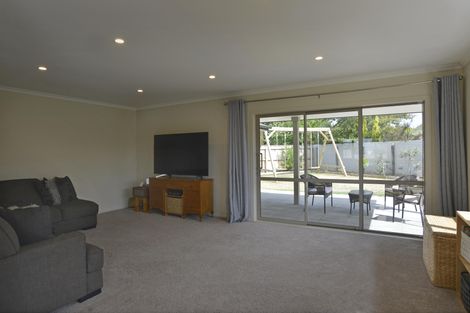 Photo of property in 13 Austin Reid Avenue, Carterton, 5713