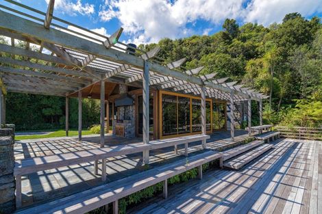 Photo of property in 45 Whakamoenga Point, Acacia Bay, Taupo, 3385