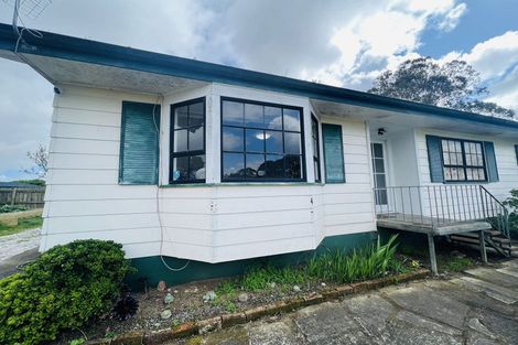 Photo of property in 391 Roscommon Road, Clendon Park, Auckland, 2103