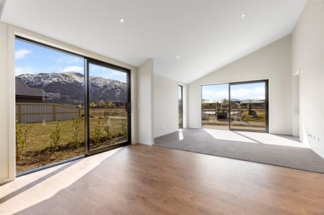 Photo of property in 22 Riley Street, Lake Hawea, 9382