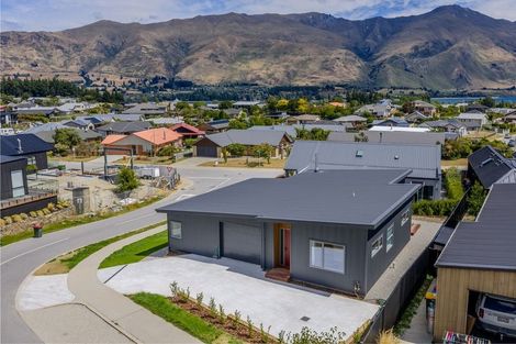 Photo of property in 3 Landsborough Lane, Wanaka, 9305