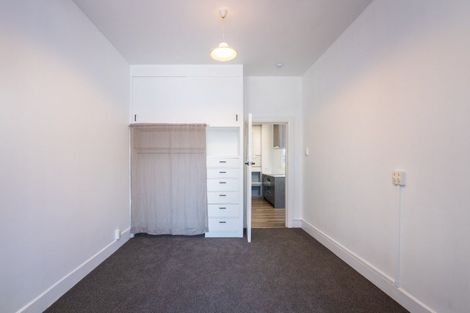 Photo of property in Devonport Apartments, 21/127 Saint Aubyn Street, New Plymouth, 4310