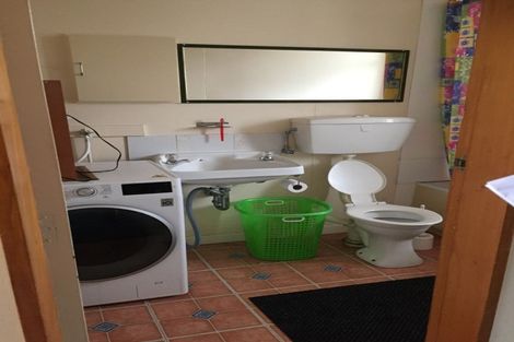 Photo of property in Beresford Apartments, 4/118 Russell Terrace, Berhampore, Wellington, 6023