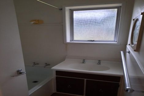 Photo of property in 2/60 Aurea Avenue, Pakuranga, Auckland, 2010